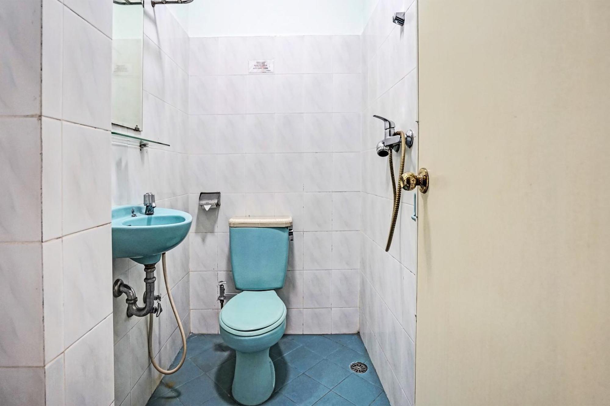 Super Oyo 91805 Hotel Wisma Bari ปาเลมบัง ภายนอก รูปภาพ