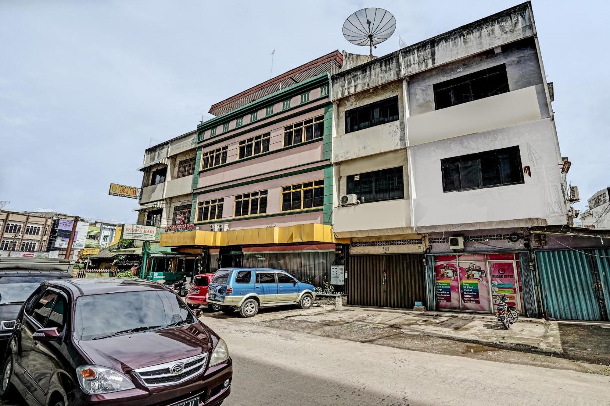 Super Oyo 91805 Hotel Wisma Bari ปาเลมบัง ภายนอก รูปภาพ