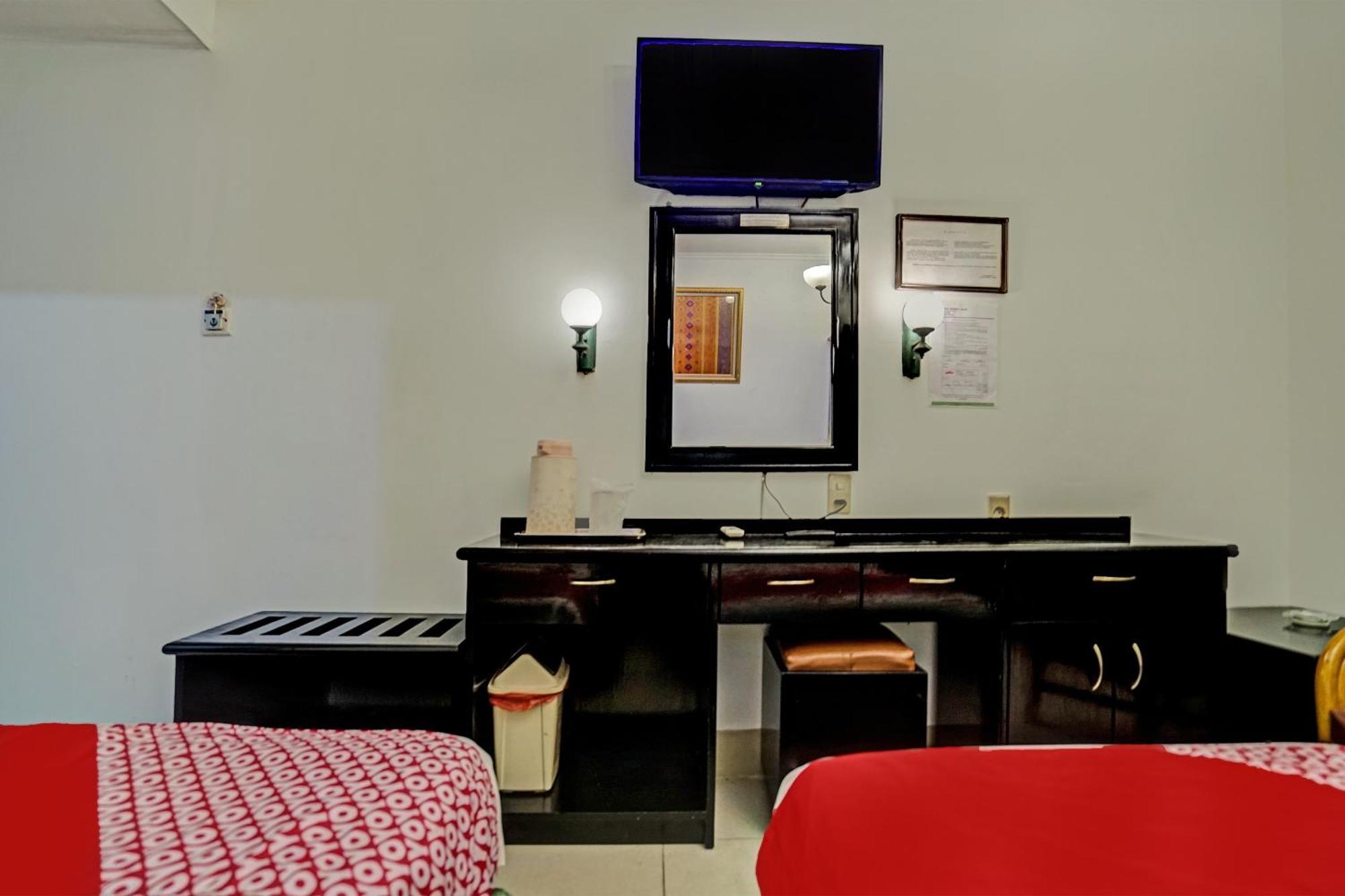 Super Oyo 91805 Hotel Wisma Bari ปาเลมบัง ภายนอก รูปภาพ